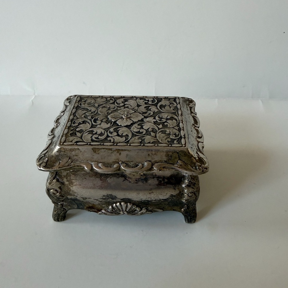 Vintage Victorian Silver Tone  Jewelry Box